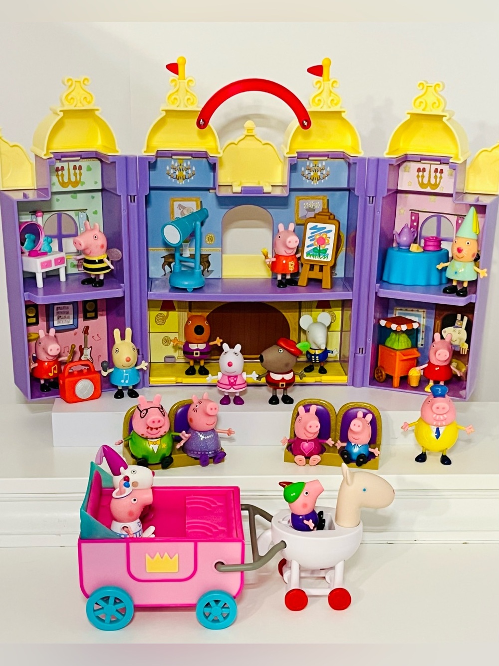 Peppa Pig Performing Arts Center Playset + 18 Figures + Princess Carriage +++